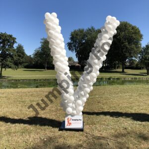 Ballonnen pilaar letter V