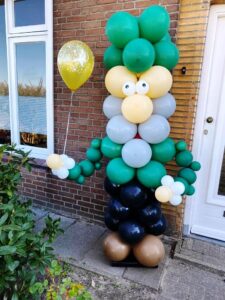 Ballonnen pilaar Abraham met ballon